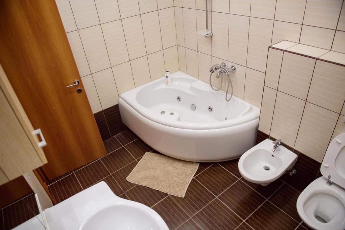 Apartamento Sadara Sea Breeze Năvodari Exterior foto